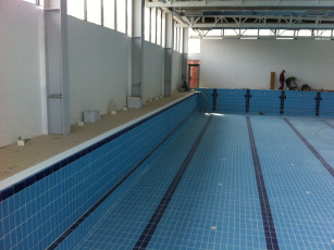 fiona-constructi-piscina-semiolimpica-overflow12